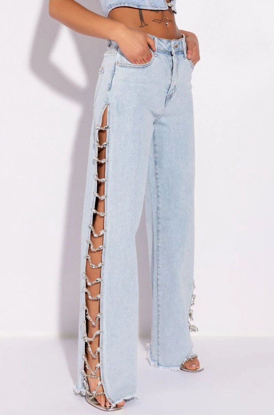 Denim * | Covered In Diamonds Relaxed Jeans Light Blue Denim