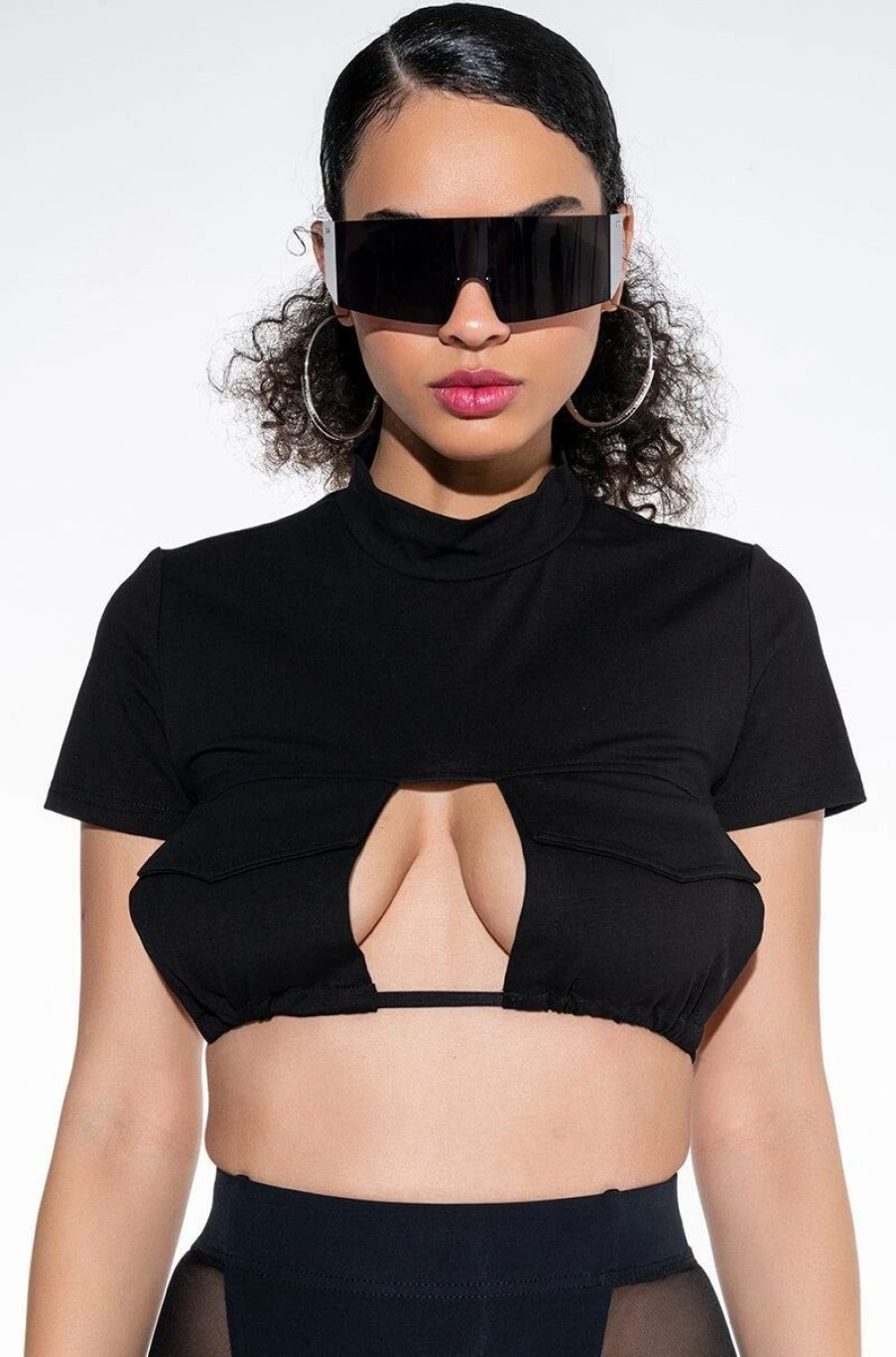 Crop Tops & Bralettes * | Jeune Pocket Detail Cutout Crop Tee Black